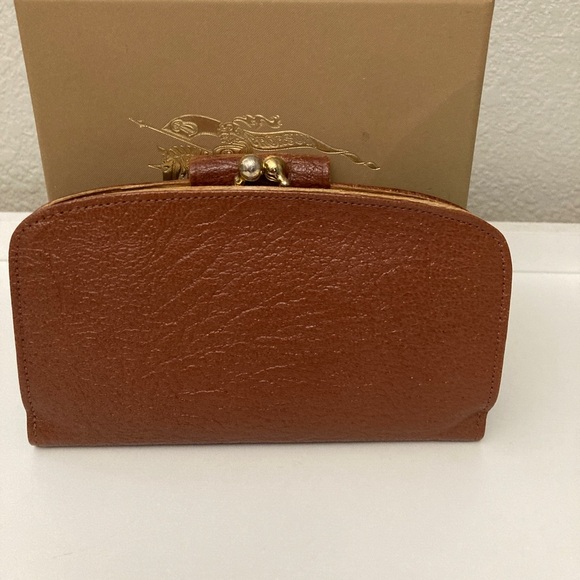 Brown Leather Wallet with Gold Clasp - Picture 3 of 6